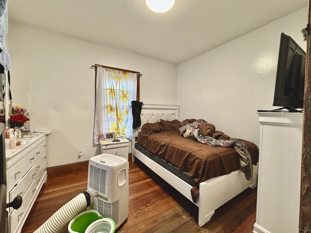 427 Orange Street Springfield, MA 01108 - Photo 14 of 39