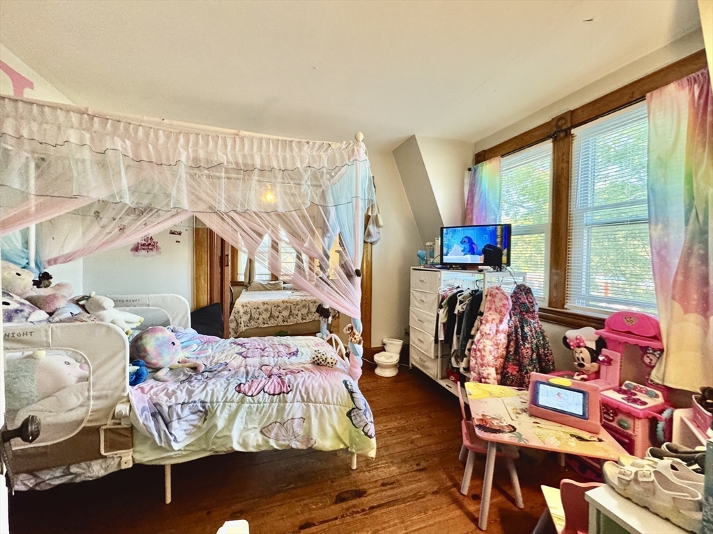 427 Orange Street Springfield, MA 01108 - Photo 20 of 39