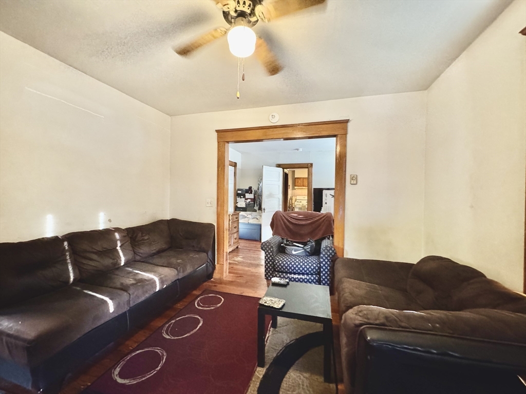 427 Orange Street Springfield, MA 01108 - Photo 24 of 39