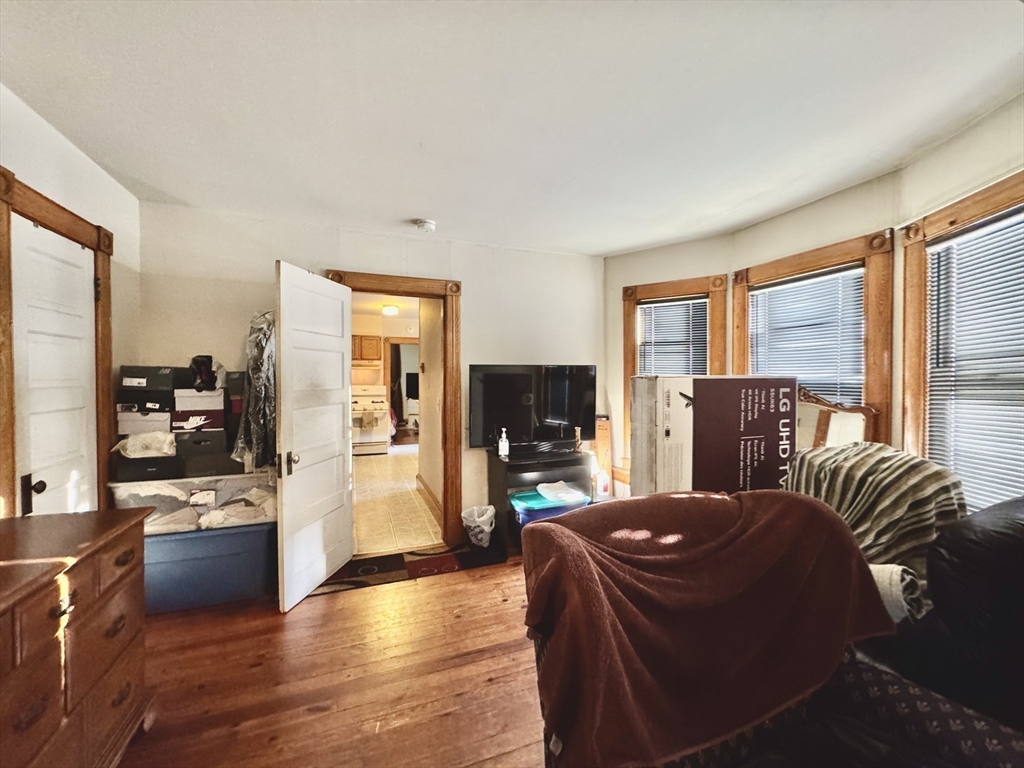 427 Orange Street Springfield, MA 01108 - Photo 25 of 39