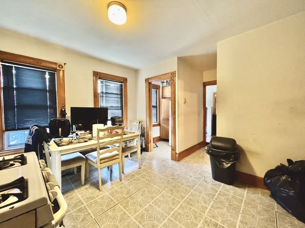 427 Orange Street Springfield, MA 01108 - Photo 28 of 39