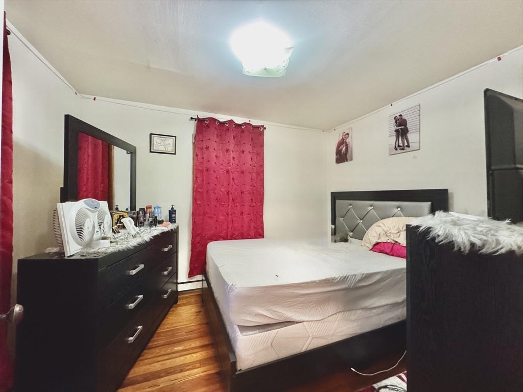 427 Orange Street Springfield, MA 01108 - Photo 8 of 39