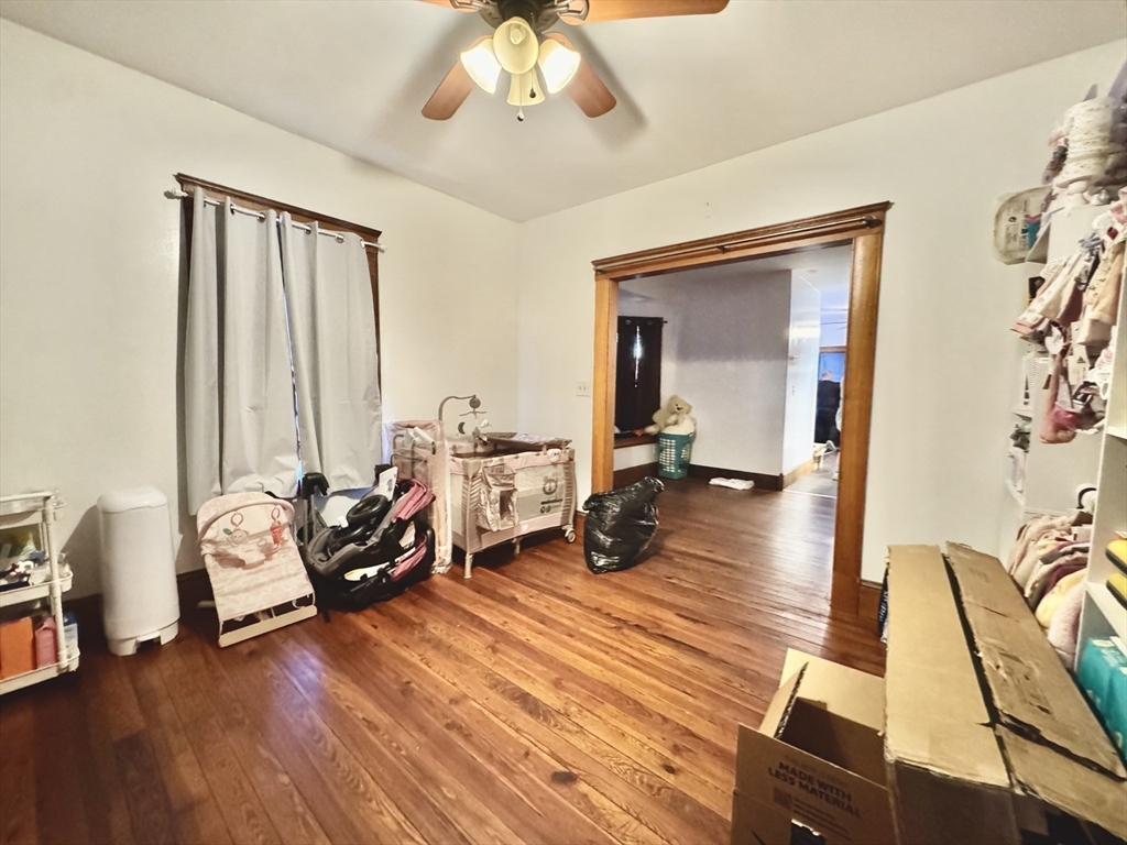 427 Orange Street Springfield, MA 01108 - Photo 10 of 39