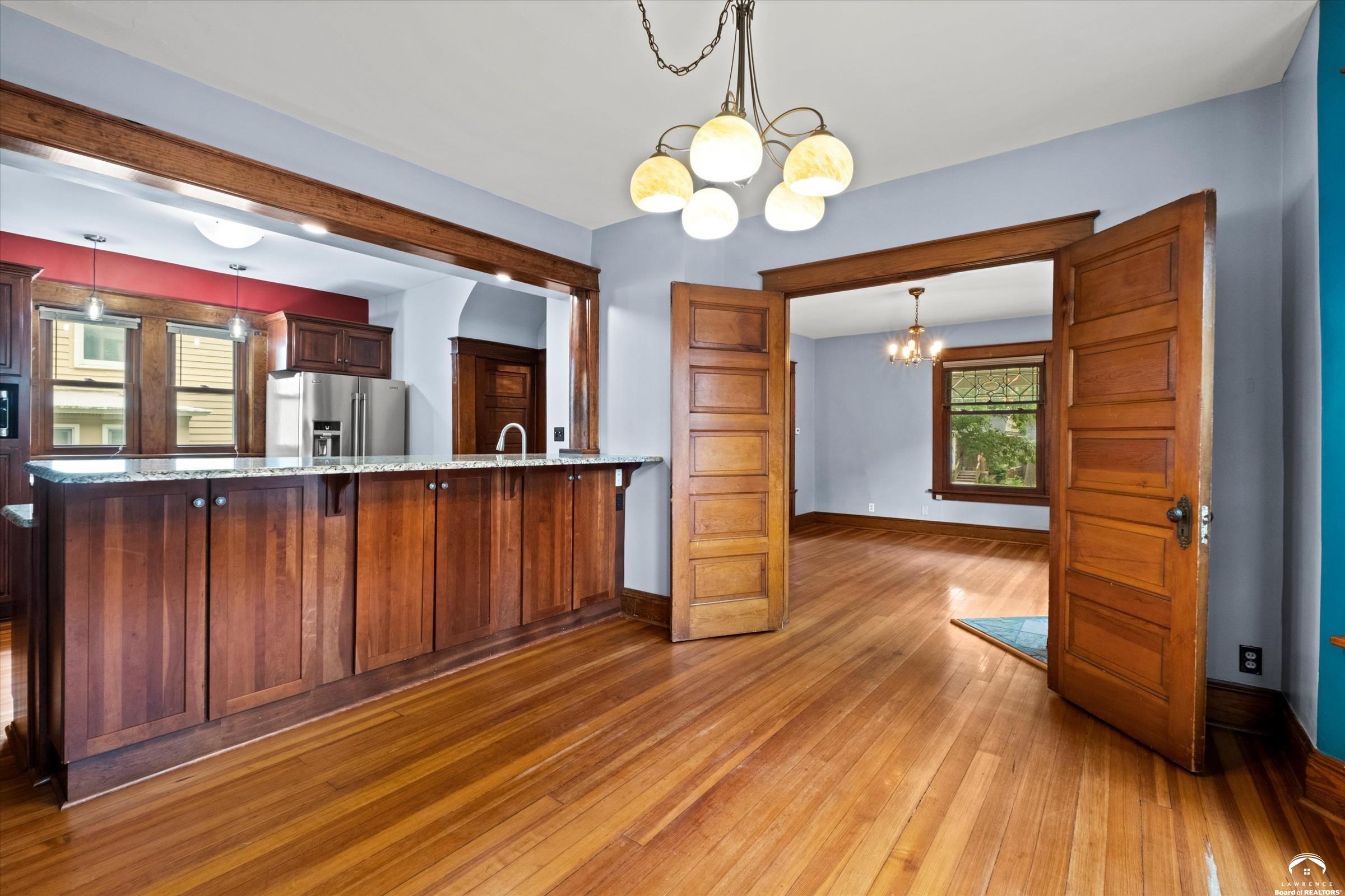 817 Maine Street Lawrence, KS 66044 - Photo 11 of 37