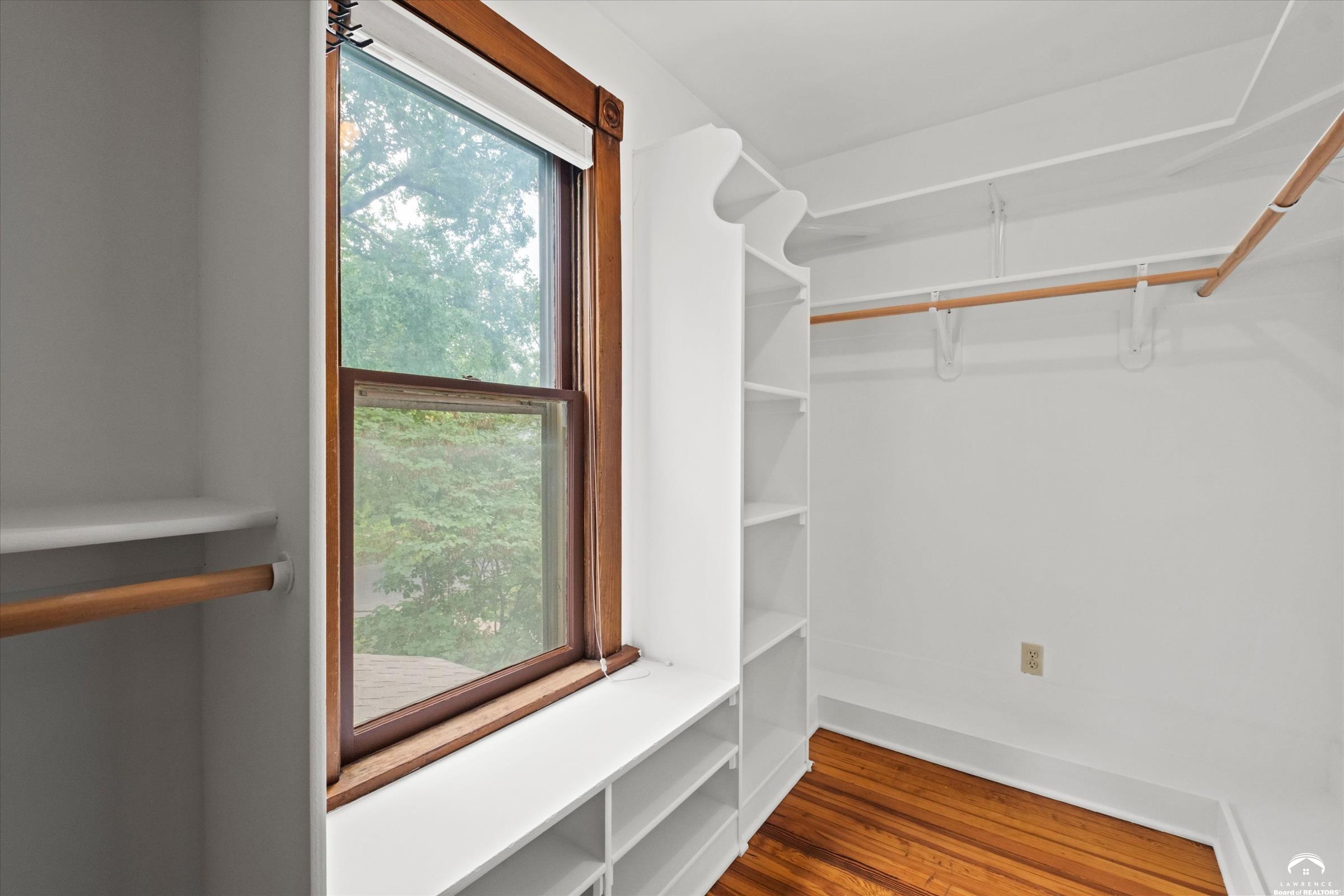 817 Maine Street Lawrence, KS 66044 - Photo 16 of 37