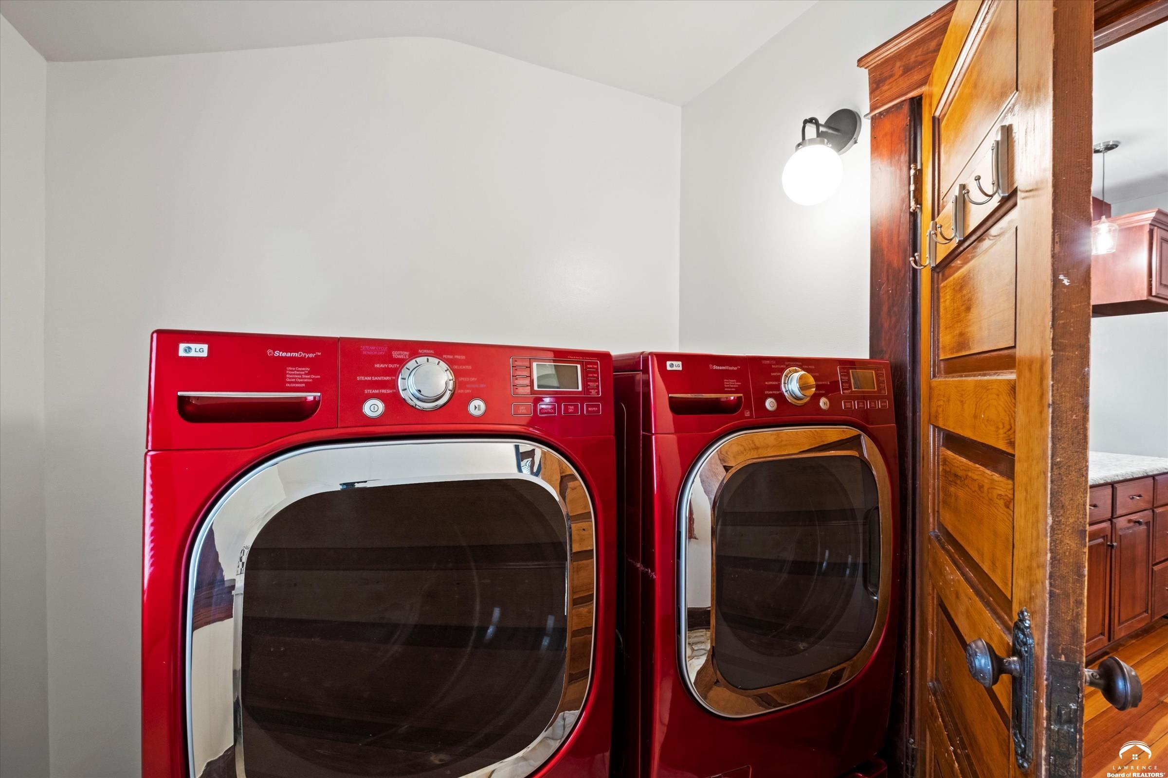 817 Maine Street Lawrence, KS 66044 - Photo 21 of 37