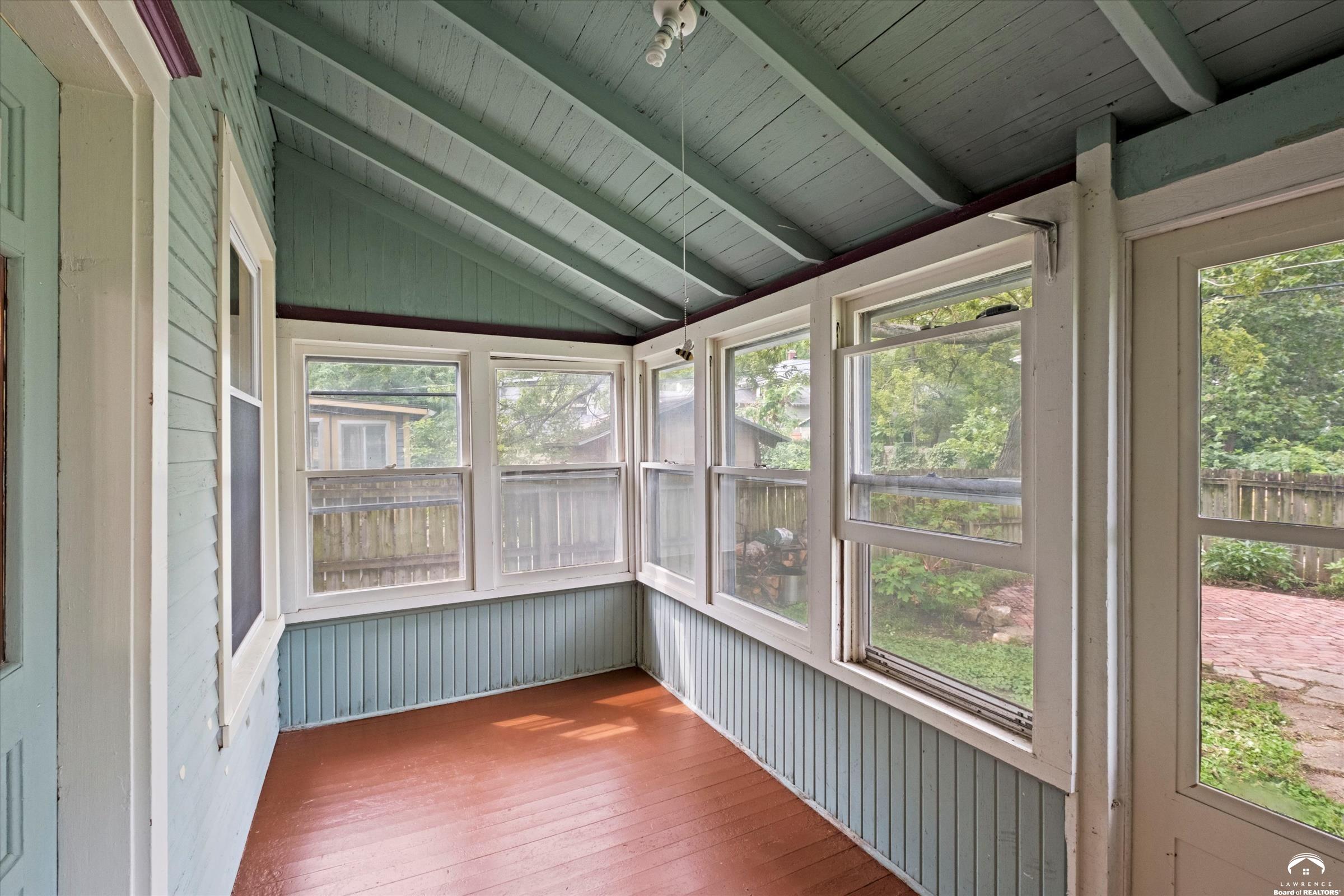 817 Maine Street Lawrence, KS 66044 - Photo 25 of 37