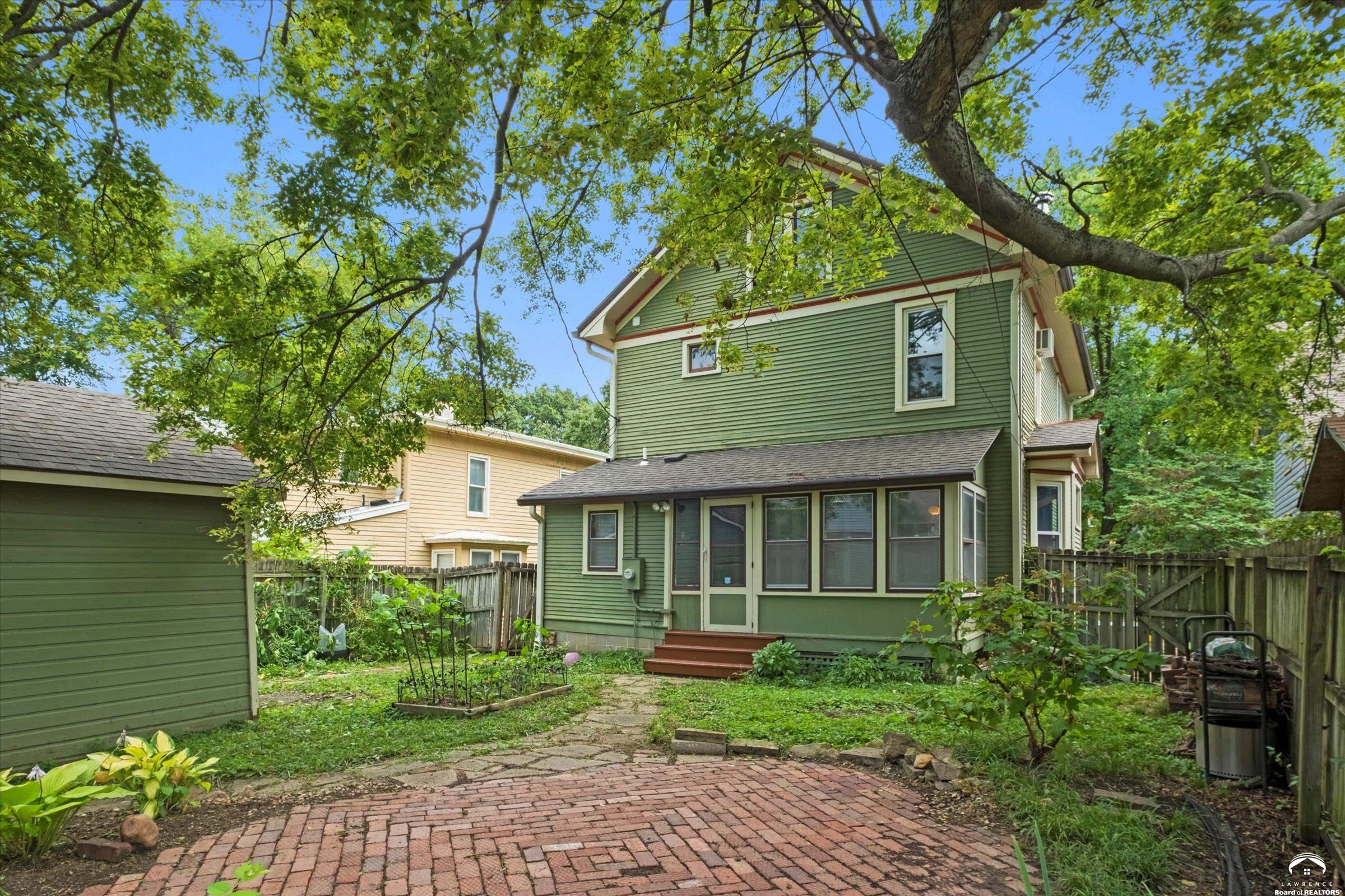 817 Maine Street Lawrence, KS 66044 - Photo 26 of 37