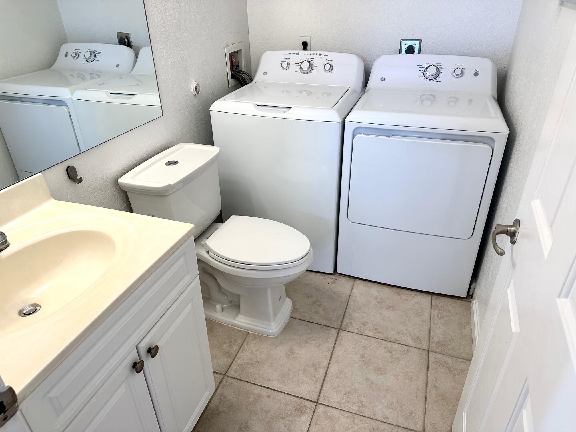 8081 Severn Drive, Unit D Boca Raton, FL 33433 - Photo 11 of 15 Laundry