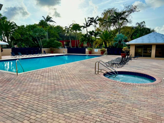 $2,500 | 8081 Severn Drive, Unit D, Boca Raton, FL 33433