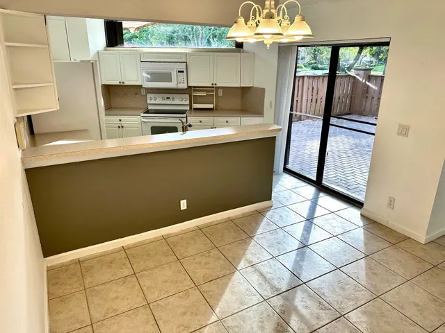 $2,500 | 8081 Severn Drive, Unit D, Boca Raton, FL 33433