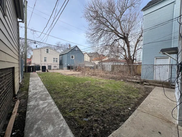 $190,000 | 8242 South Houston Avenue, Chicago, IL 60617