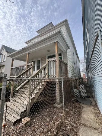 $190,000 | 8242 South Houston Avenue, Chicago, IL 60617