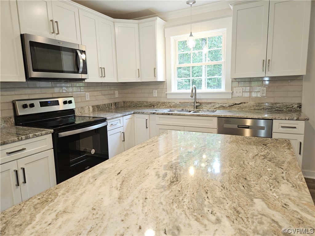 1124 Cheaneys Bridge Road Dunnsville, VA 22454 - Photo 5 of 12 Gallery Image 5