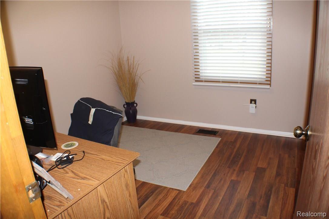 3738 Cone Avenue Rochester, MI 48309 - Photo 17 of 26 IMG_0394.JPG