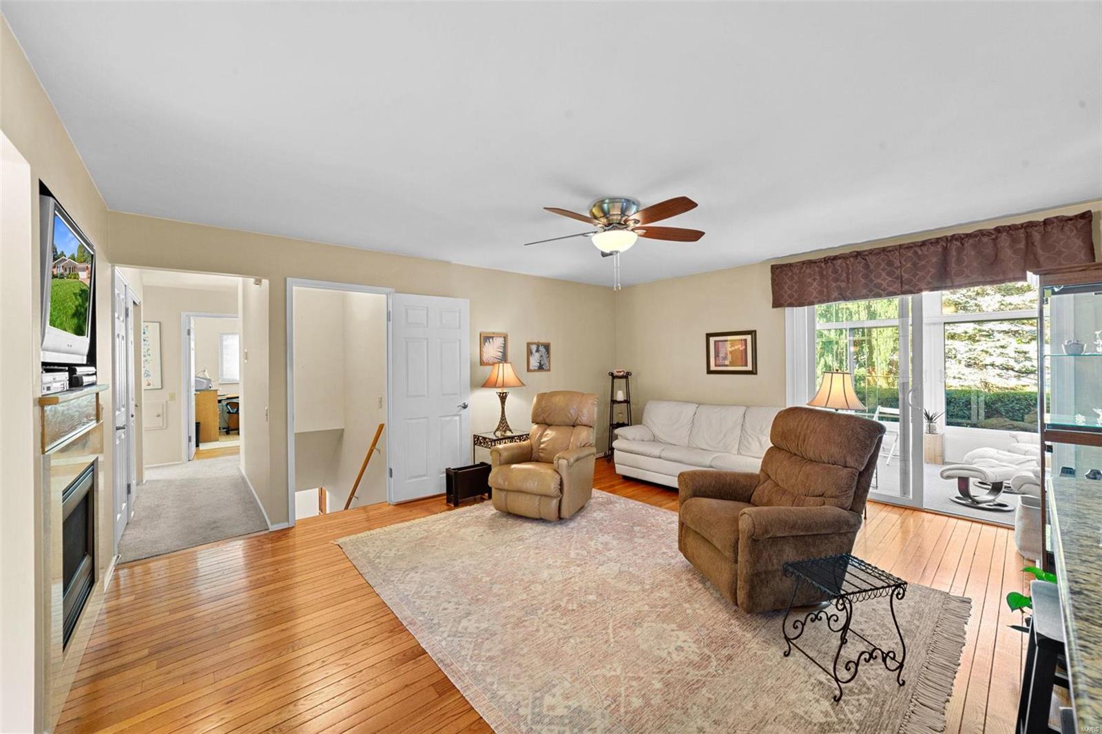 403 Tamarack Drive Ballwin, MO 63011 - Photo 3 of 42