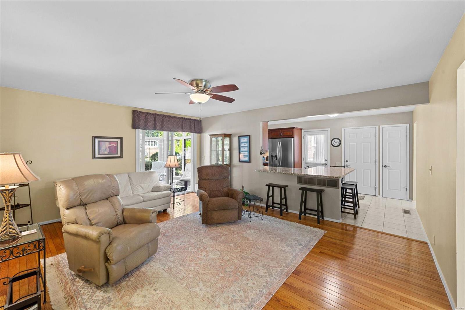 403 Tamarack Drive Ballwin, MO 63011 - Photo 4 of 42