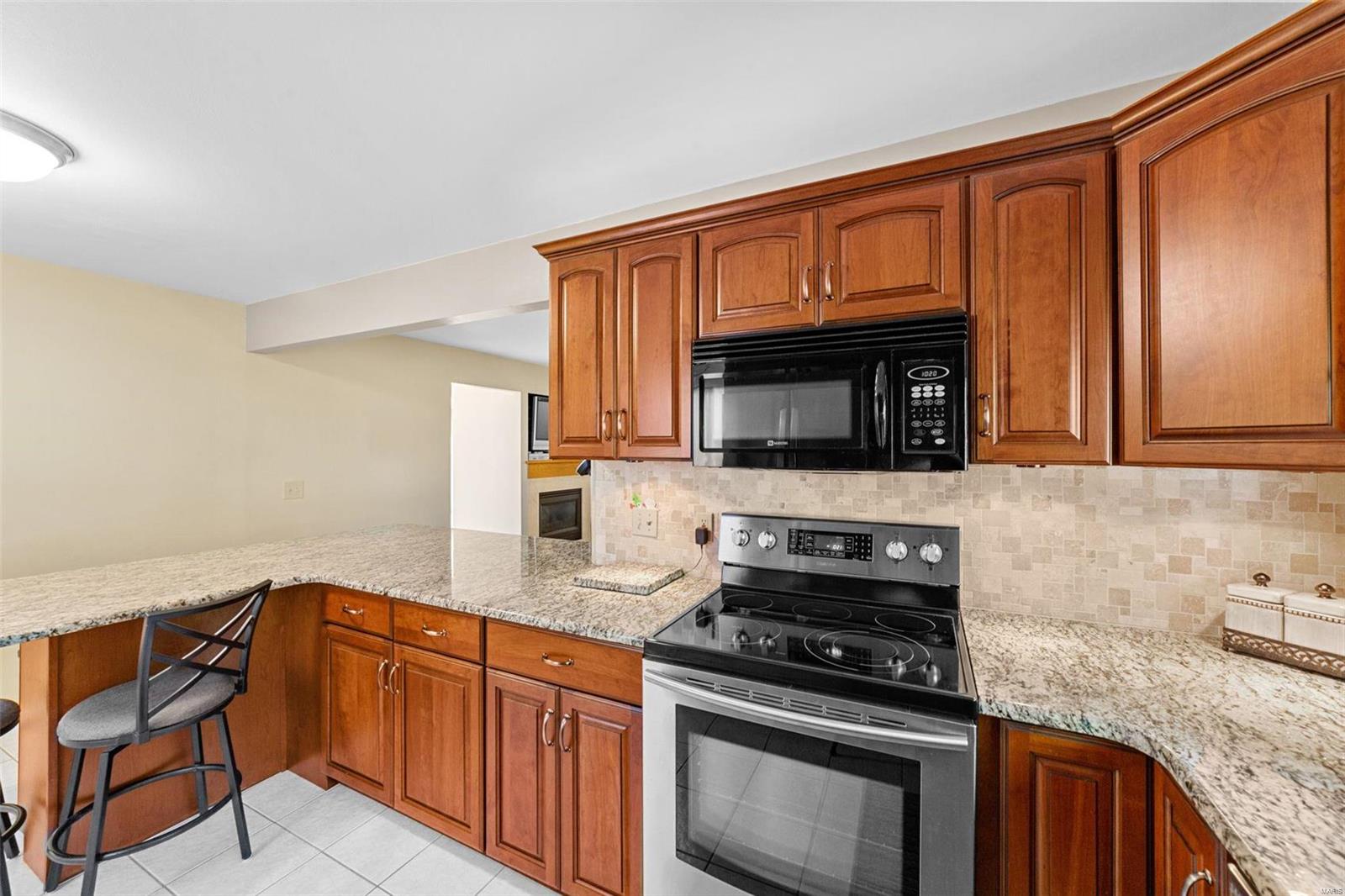 403 Tamarack Drive Ballwin, MO 63011 - Photo 7 of 42