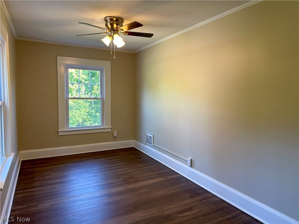 3079 Kiwatha Road Youngstown, OH 44511 - Photo 19 of 27 Bedroom with ceiling fan and hardwood flooring