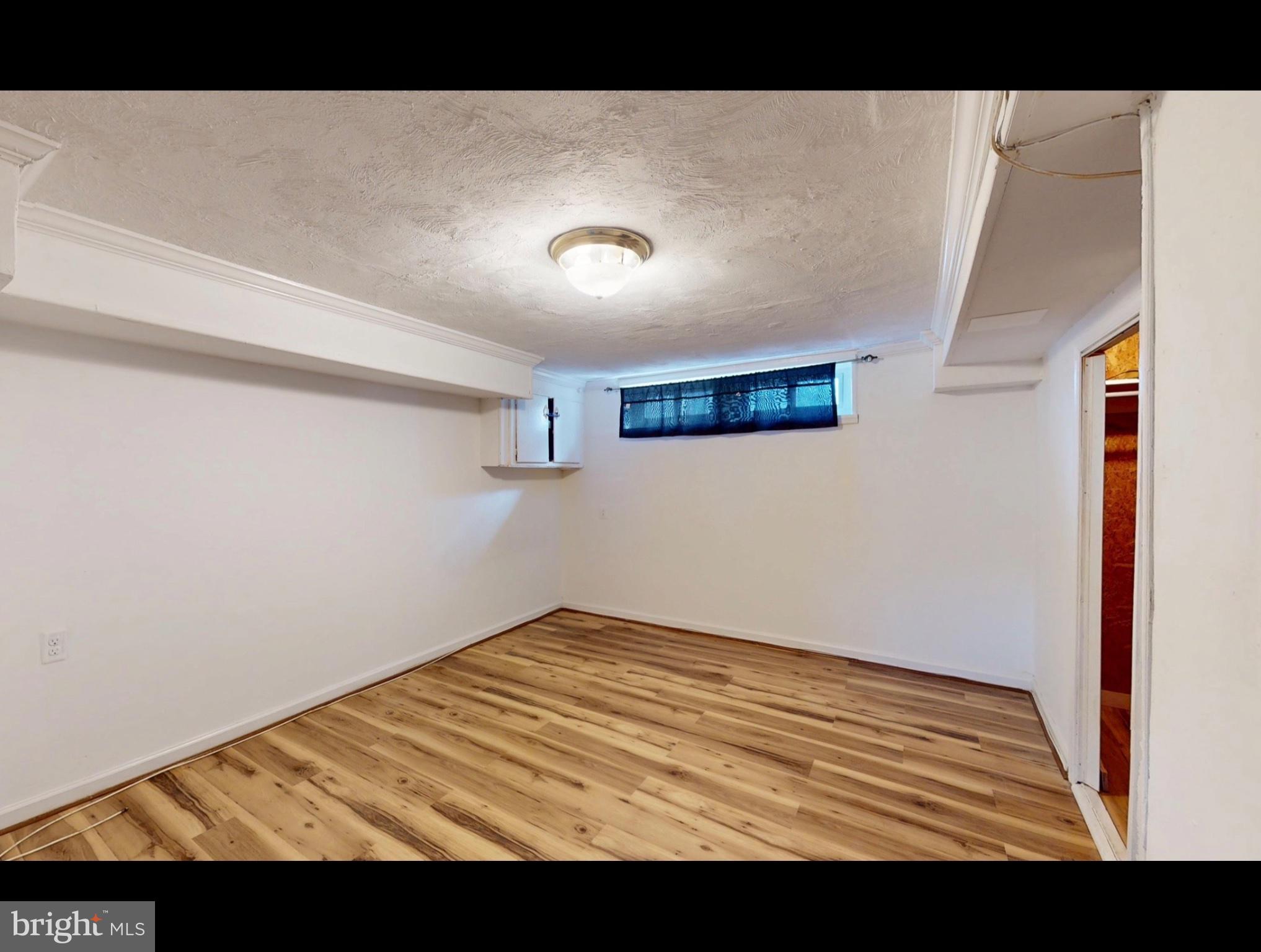 944 1st Street Brooklyn, MD 21225 - Photo 15 of 17 Versatile space with natural light.
