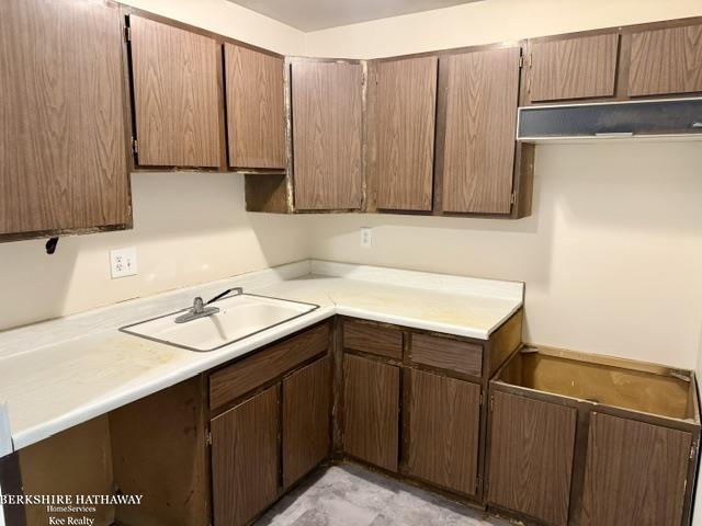 4921 Crooks Road Royal Oak, MI 48073 - Photo 8 of 19