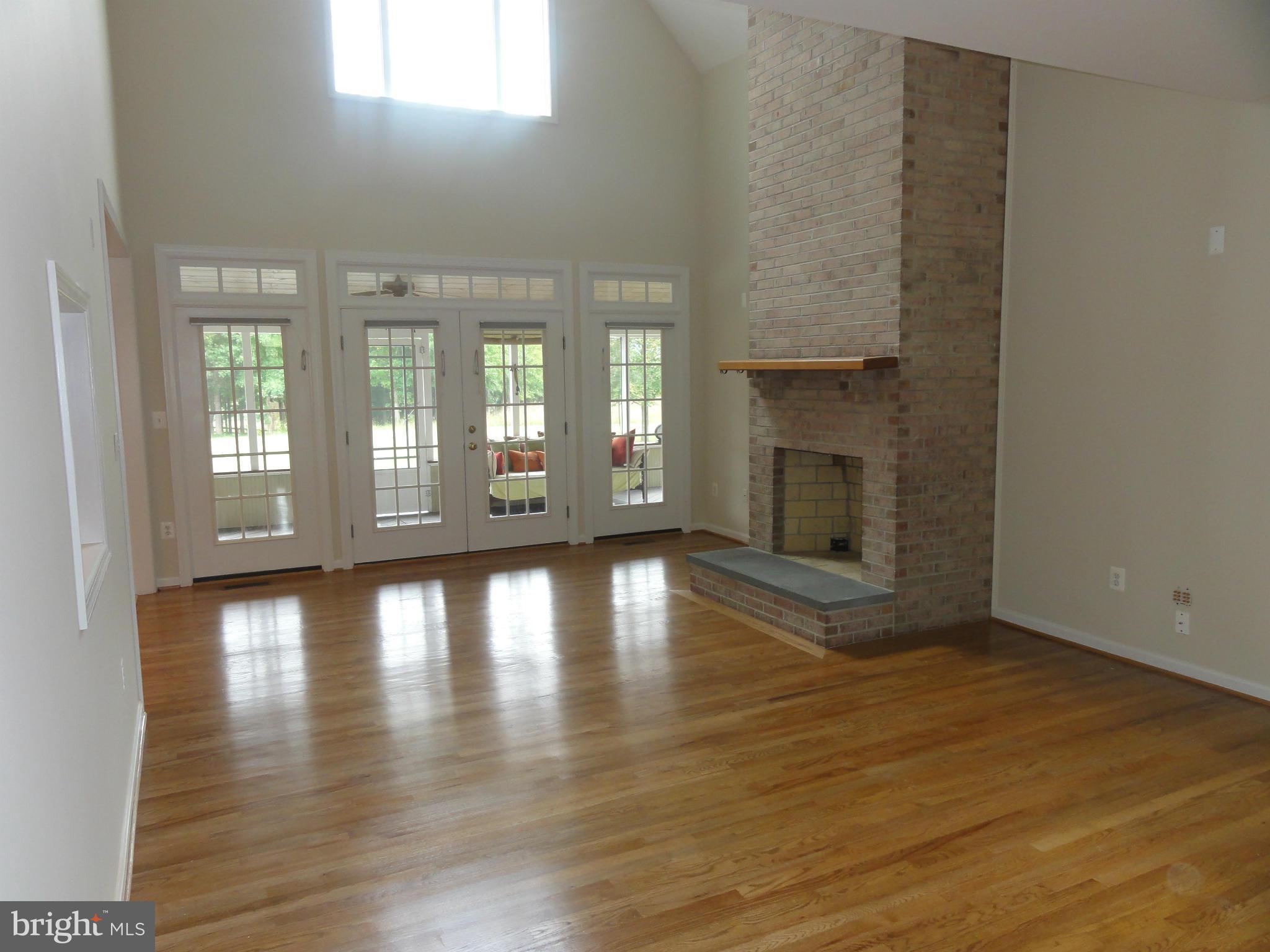 15040 Cider Mill Road Purcellville, VA 20132 - Photo 8 of 30 Family Room
