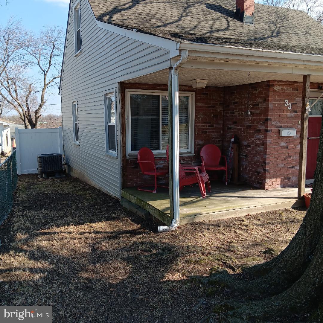 33 Left Wing Drive Baltimore, MD 21220 - Photo 4 of 17 a view of a backyard of the house