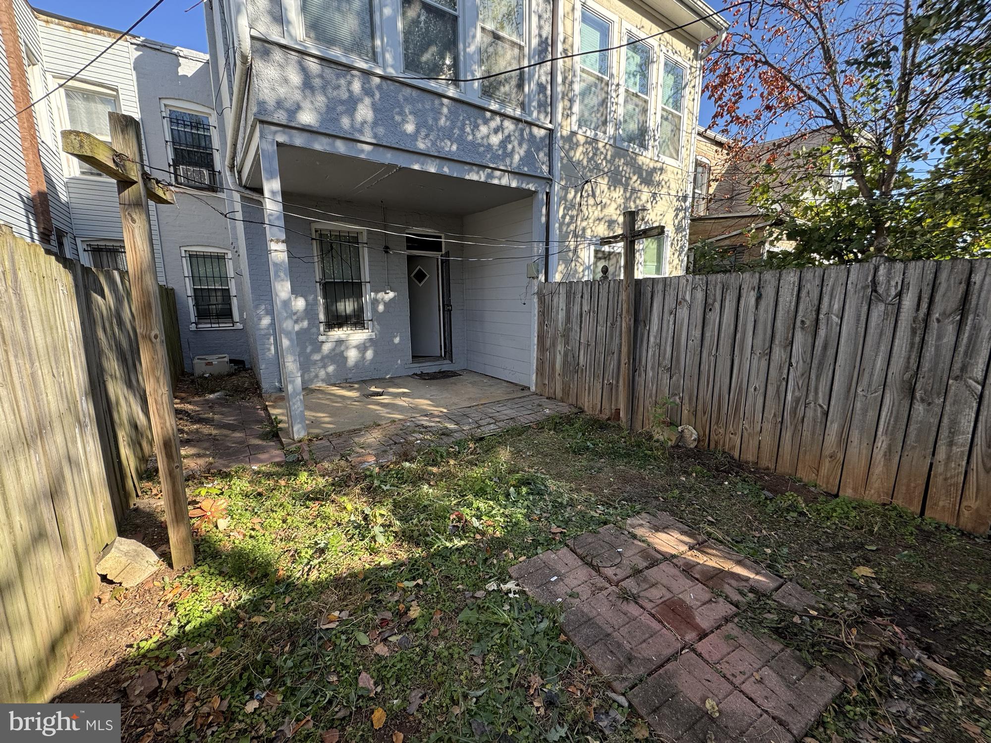 38 N Street Northwest Washington, DC 20001 - Photo 18 of 20 a view of a house with backyard