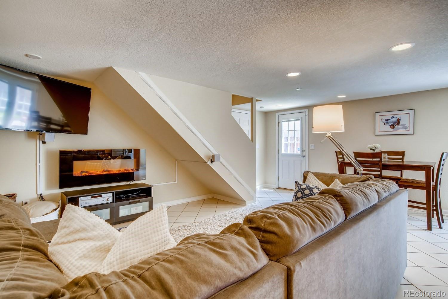 2903 Reed Street Wheat Ridge, CO 80033 - Photo 5 of 25 Gallery Image 5