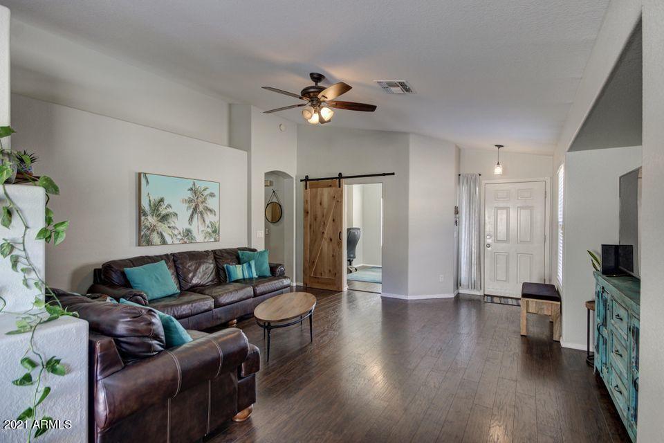 661 North Joshua Tree Lane Gilbert, AZ 85234 - Photo 3 of 26 20200214175857934139000000-o