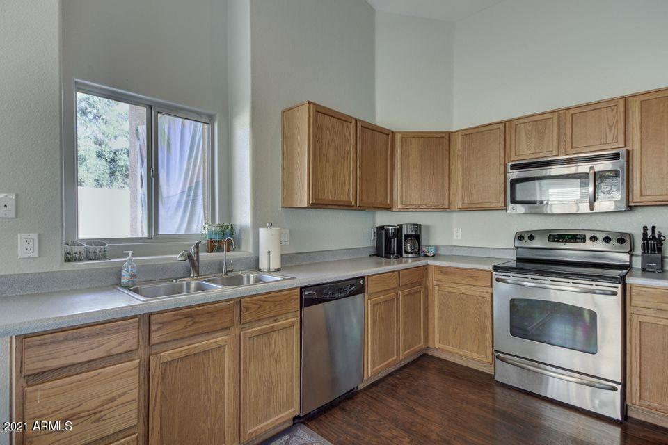 661 North Joshua Tree Lane Gilbert, AZ 85234 - Photo 9 of 26 20200214175946003323000000-o
