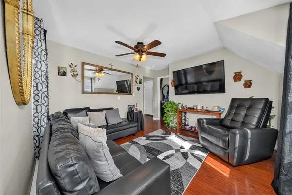 $689,900 | 107 Apsley Street, Hudson, MA 01749