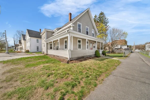 $689,900 | 107 Apsley Street, Hudson, MA 01749