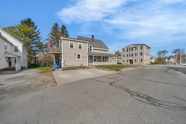 $689,900 | 107 Apsley Street, Hudson, MA 01749