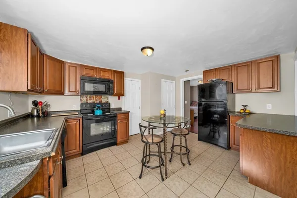 $689,900 | 107 Apsley Street, Hudson, MA 01749