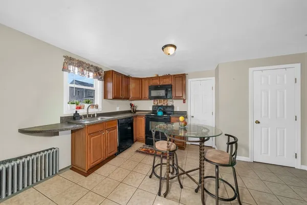 $689,900 | 107 Apsley Street, Hudson, MA 01749