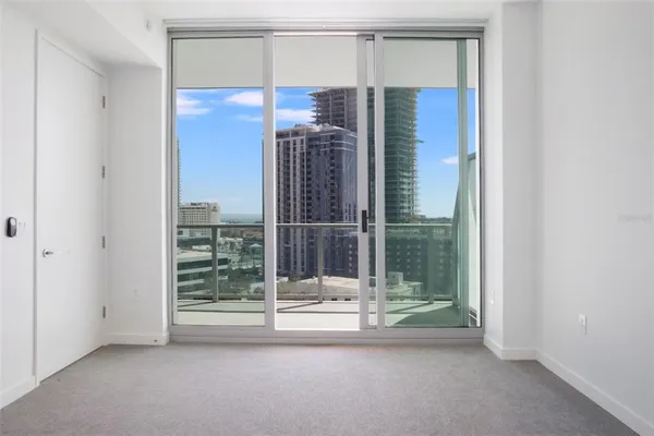$7,000 | 400 Central Avenue, Unit 906, St. Petersburg, FL 33701
