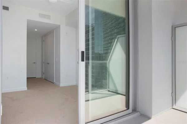 $7,000 | 400 Central Avenue, Unit 906, St. Petersburg, FL 33701