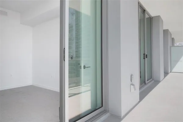 $7,000 | 400 Central Avenue, Unit 906, St. Petersburg, FL 33701