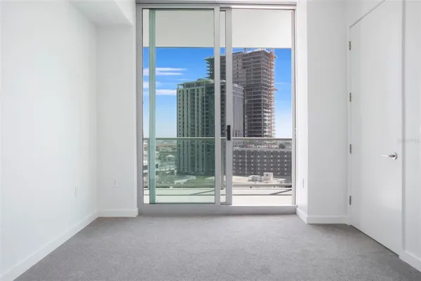 $7,000 | 400 Central Avenue, Unit 906, St. Petersburg, FL 33701