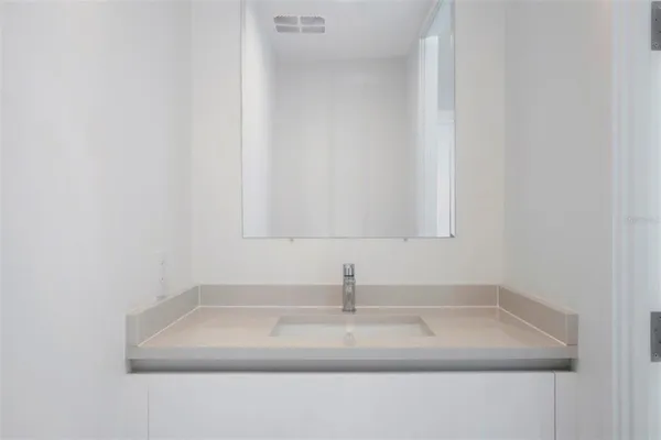 $7,000 | 400 Central Avenue, Unit 906, St. Petersburg, FL 33701