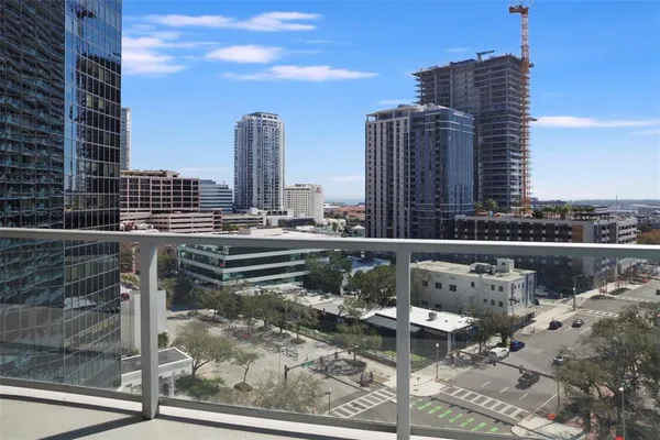 $7,000 | 400 Central Avenue, Unit 906, St. Petersburg, FL 33701