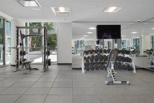 $7,000 | 400 Central Avenue, Unit 906, St. Petersburg, FL 33701