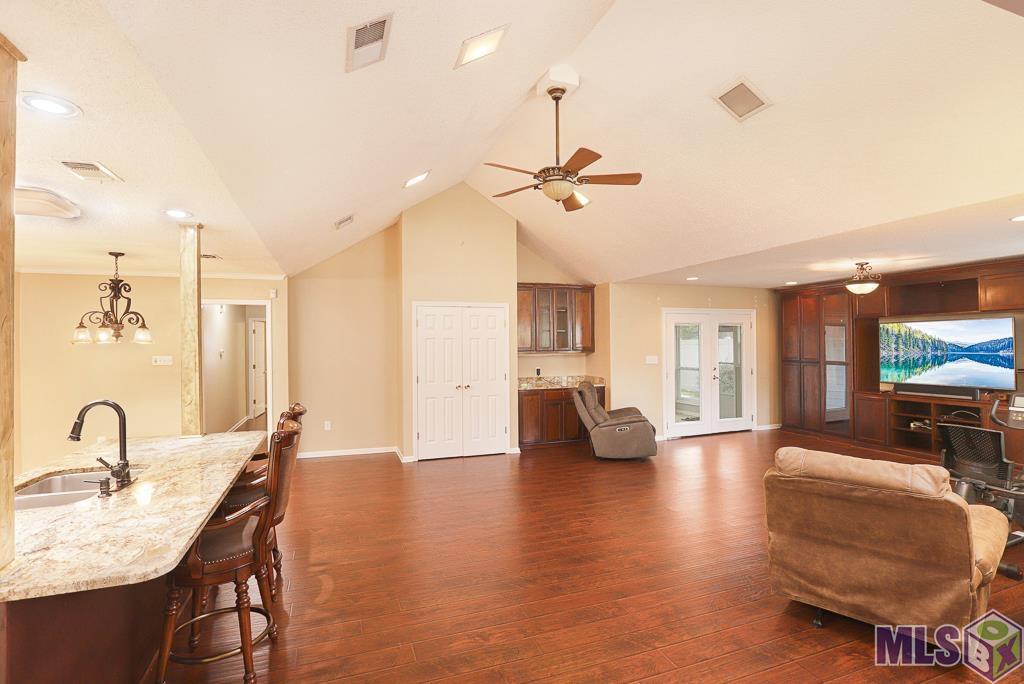 15861 Profit Avenue Baton Rouge, LA 70817 - Photo 4 of 23