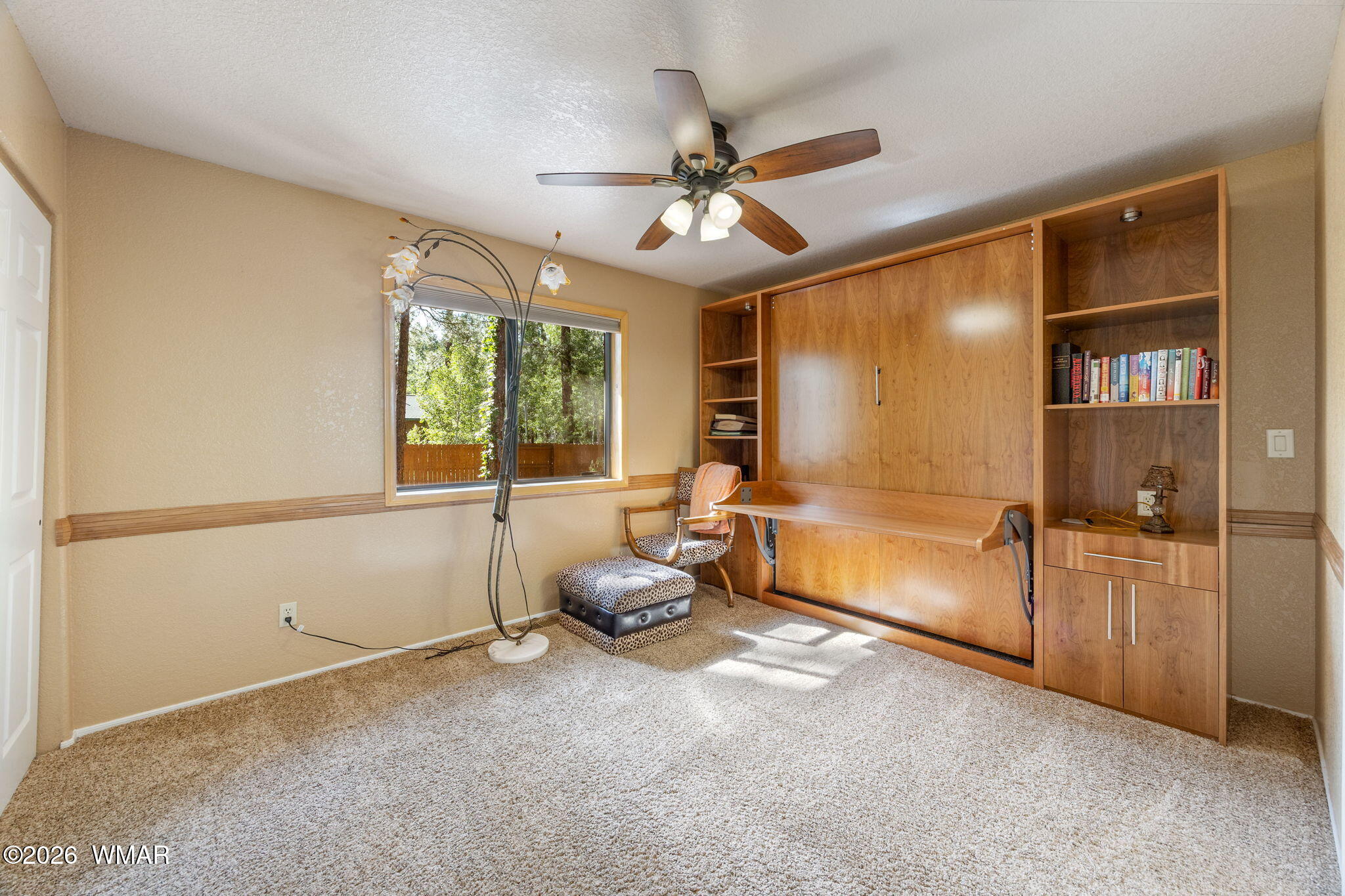 6735 Sunset Trail Pinetop, AZ 85935 - Photo 19 of 33 a view of an empty room with a window