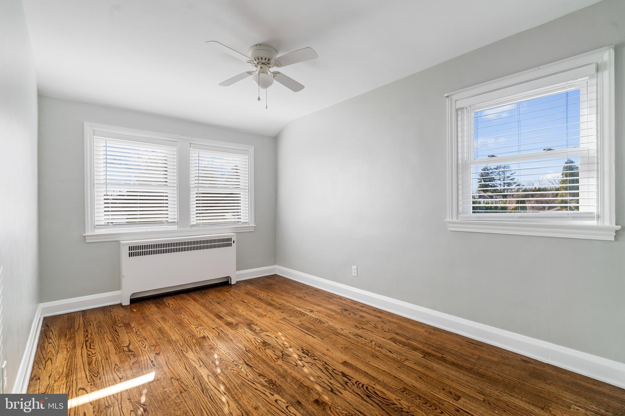 201 Ridge Avenue Towson, MD 21286 - Photo 20 of 40 Spacious 2nd bedroom.
