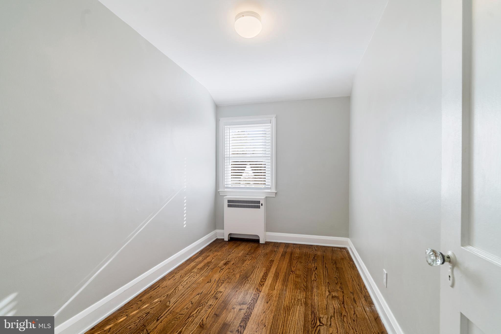 201 Ridge Avenue Towson, MD 21286 - Photo 23 of 40 Cozy 3rd bedroom.