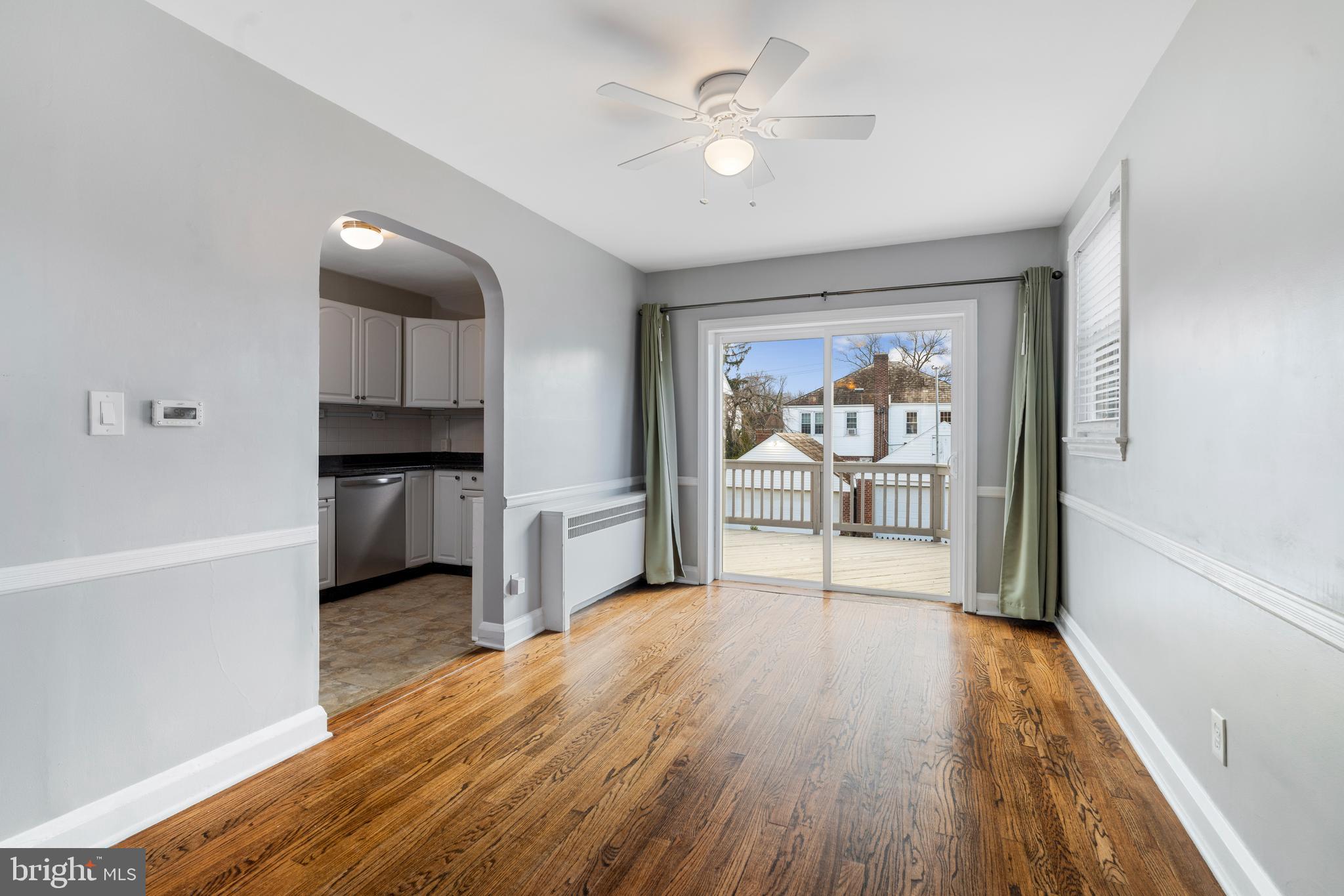 201 Ridge Avenue Towson, MD 21286 - Photo 10 of 40 Lots of natural light.