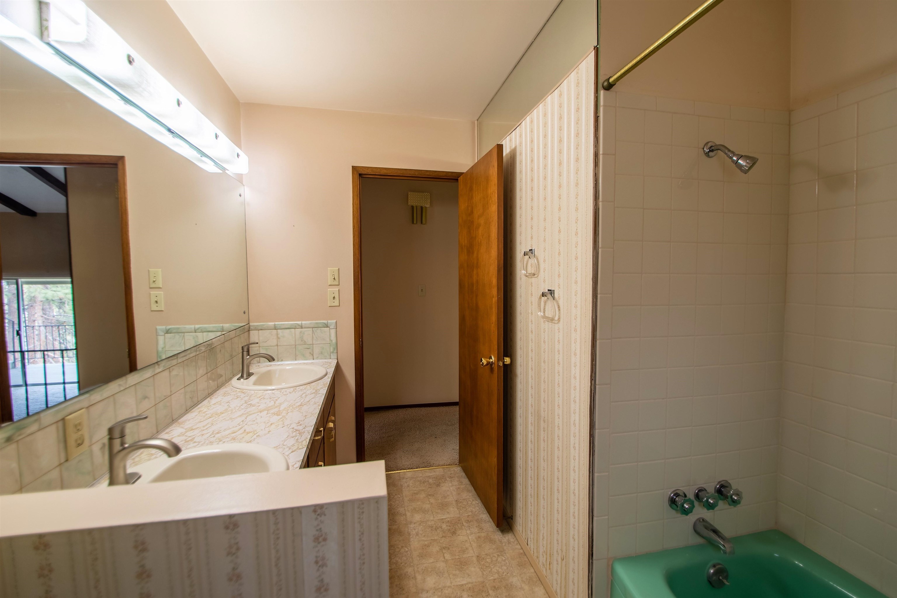 1122 South Center Road Spokane Valley, WA 99212 - Photo 20 of 46