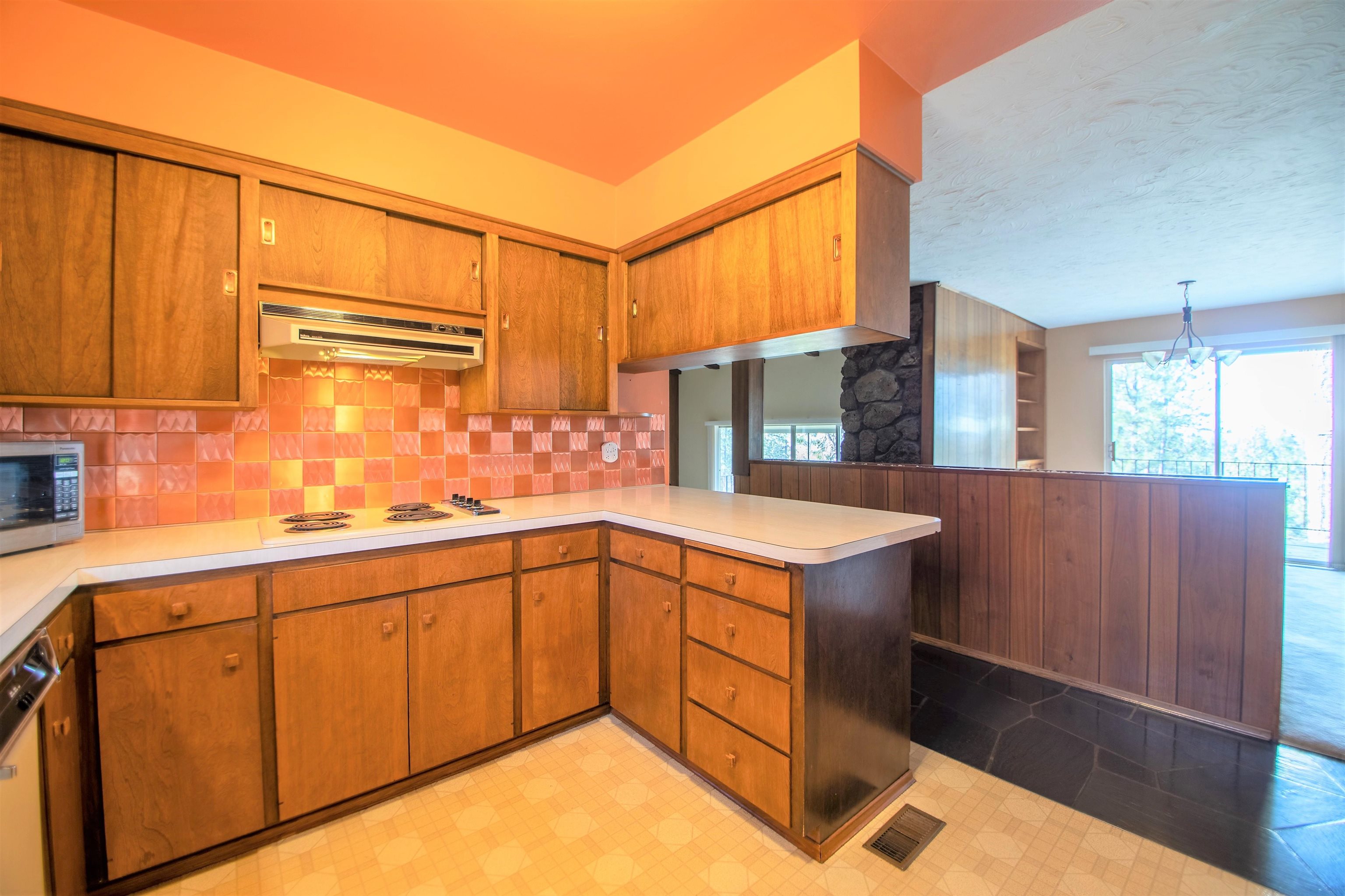 1122 South Center Road Spokane Valley, WA 99212 - Photo 6 of 46